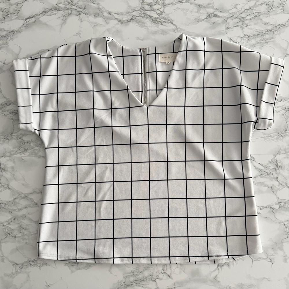 Oversized Grid Pattern Top